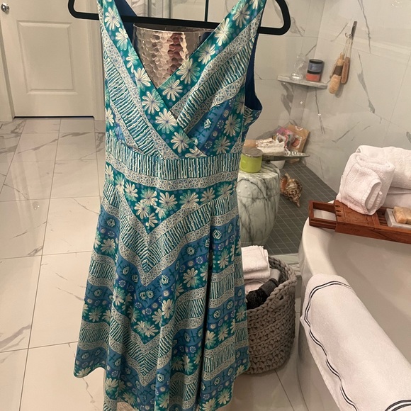 Hot summers day, ladies luncheon dress, bridal shower, baby shower - Picture 8 of 17